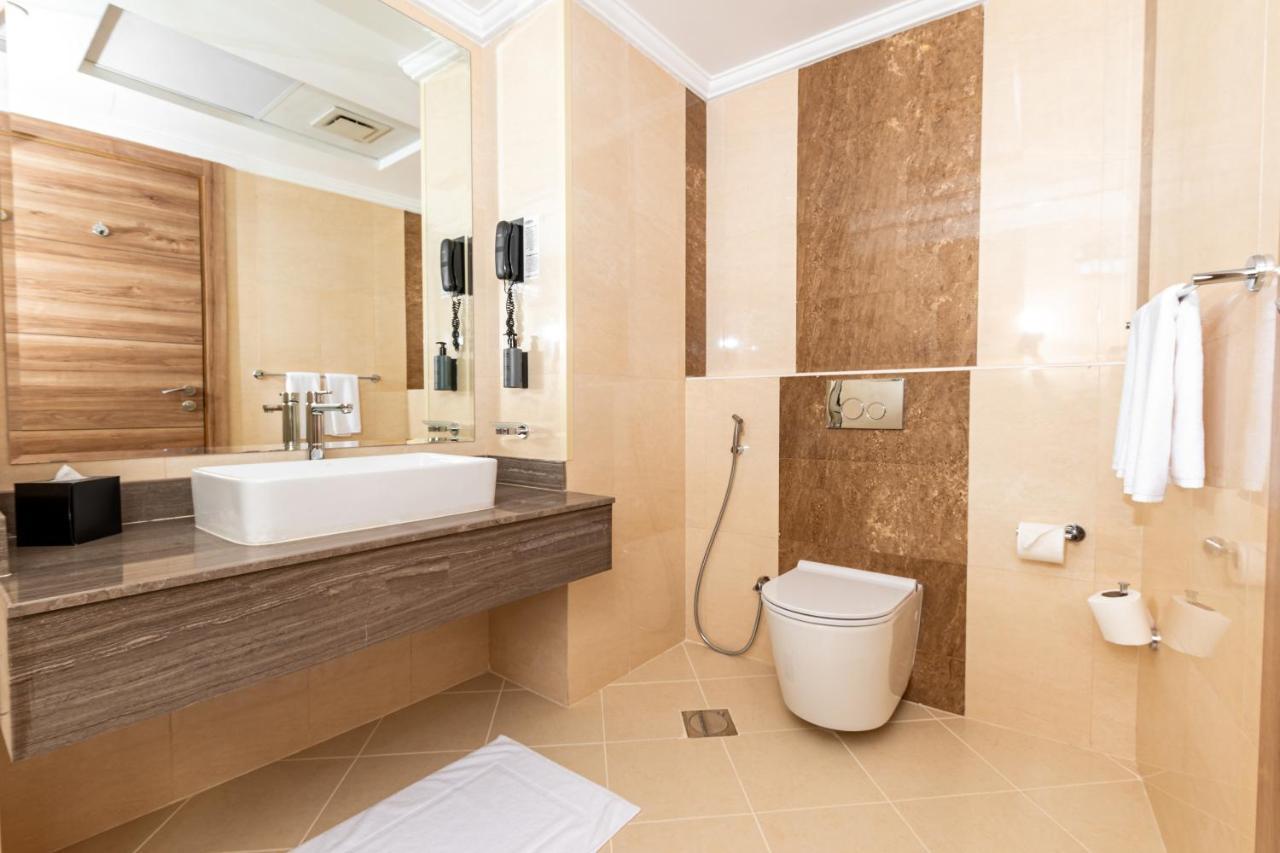 Pyramisa Hotel Apartments Дубай Екстер'єр фото