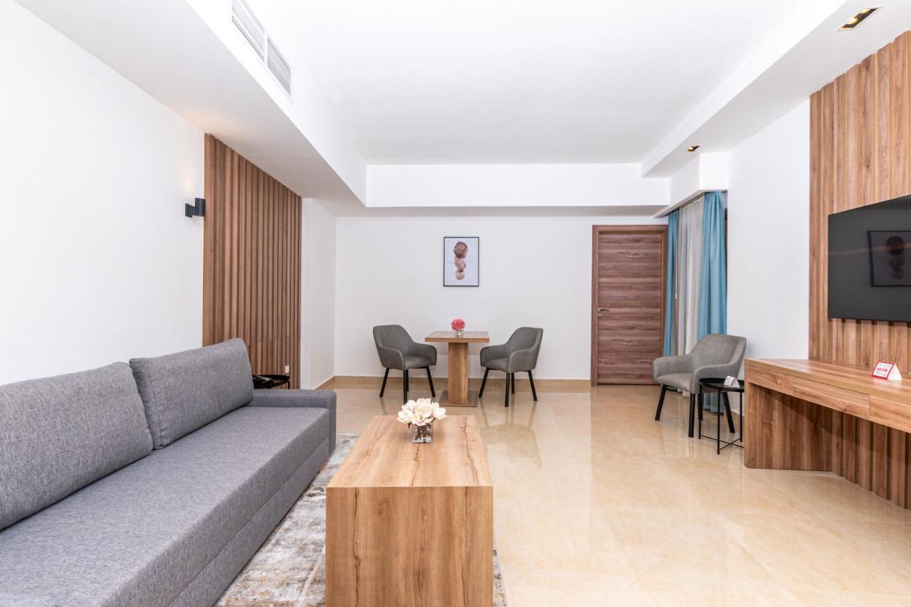 Pyramisa Hotel Apartments Дубай Екстер'єр фото