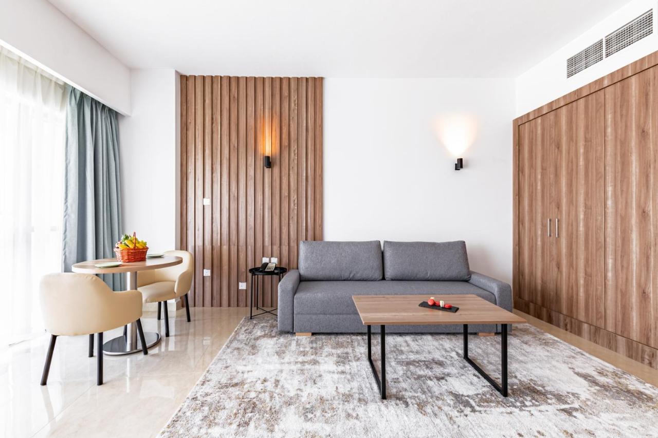 Pyramisa Hotel Apartments Дубай Екстер'єр фото