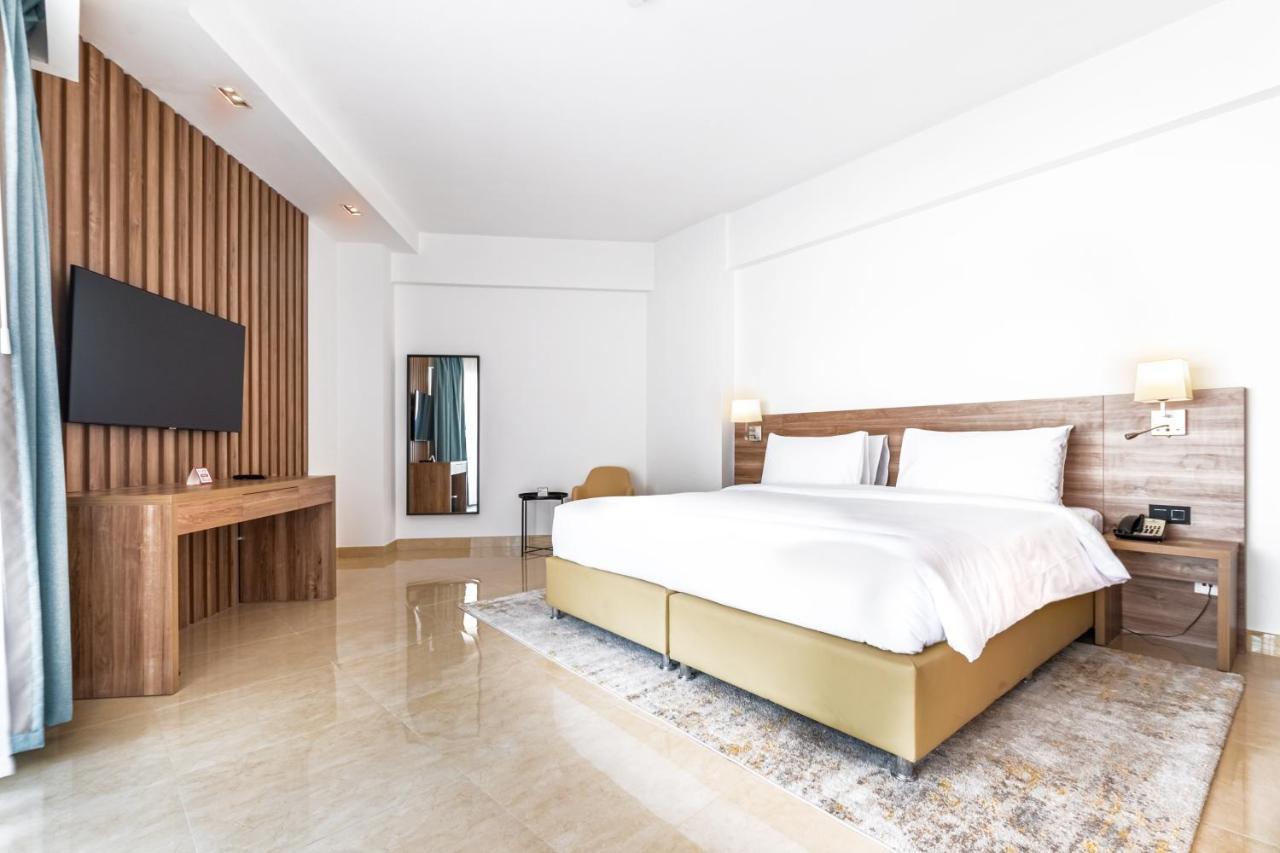 Pyramisa Hotel Apartments Дубай Екстер'єр фото
