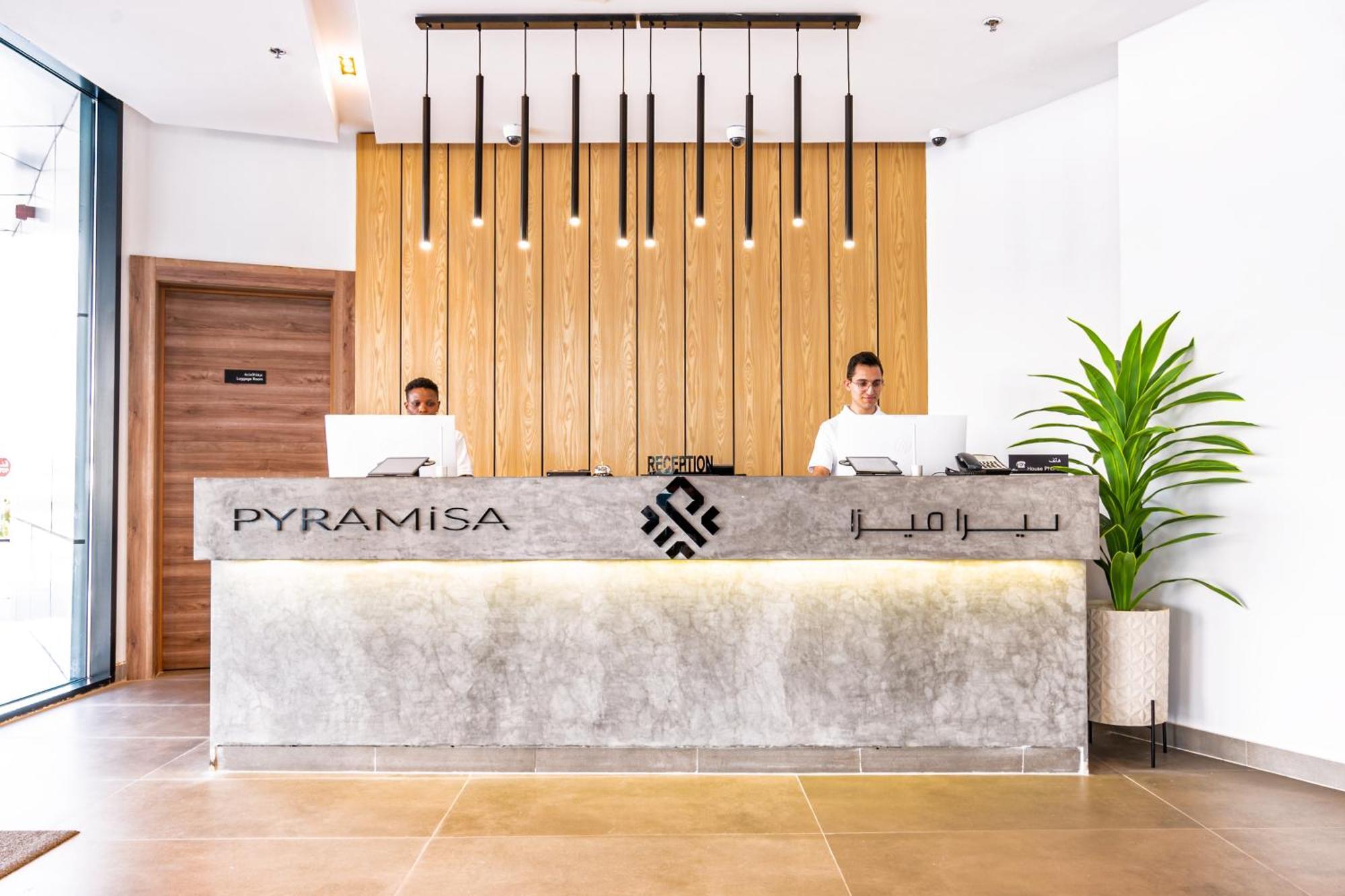 Pyramisa Hotel Apartments Дубай Екстер'єр фото