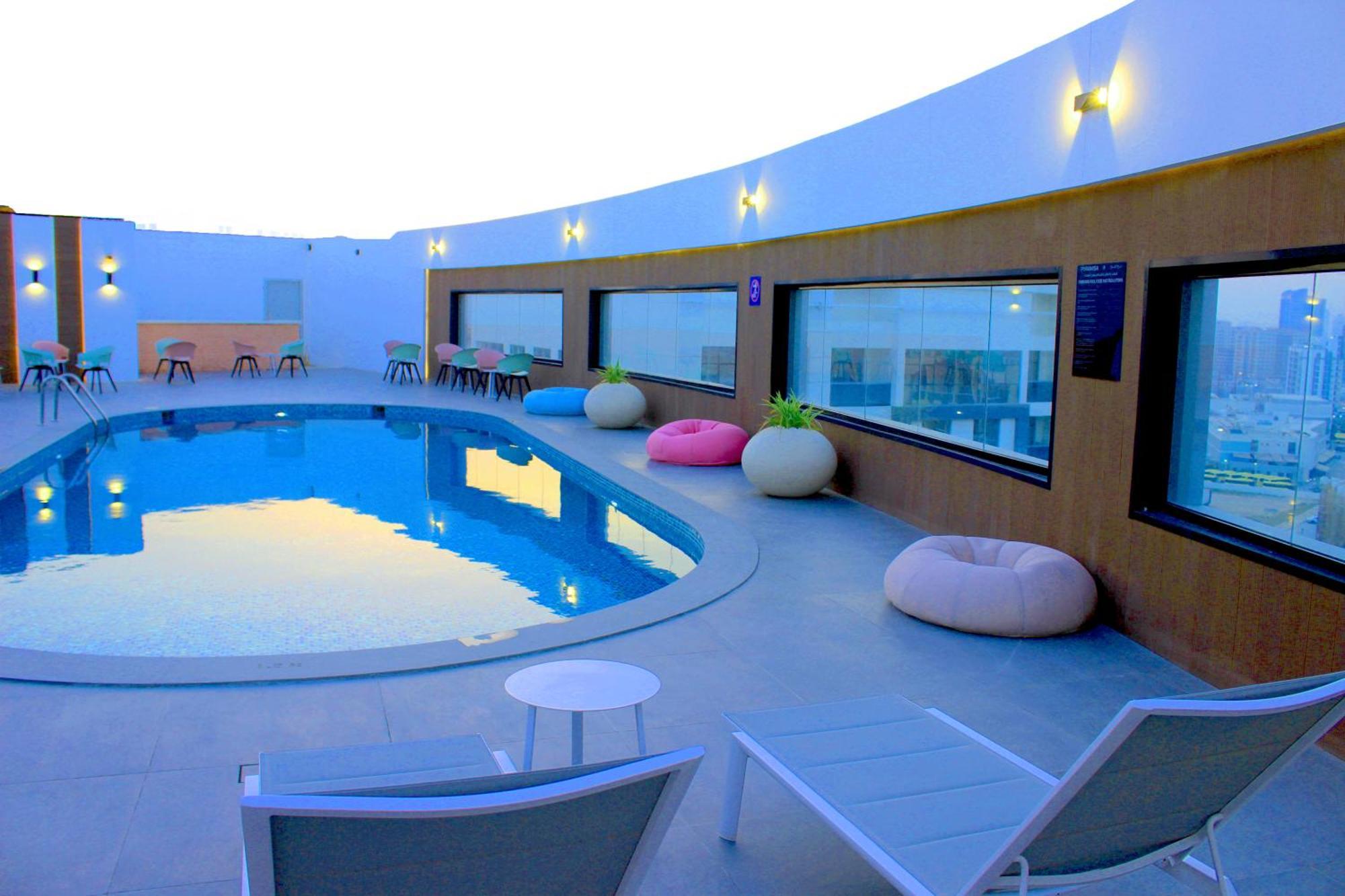 Pyramisa Hotel Apartments Дубай Екстер'єр фото